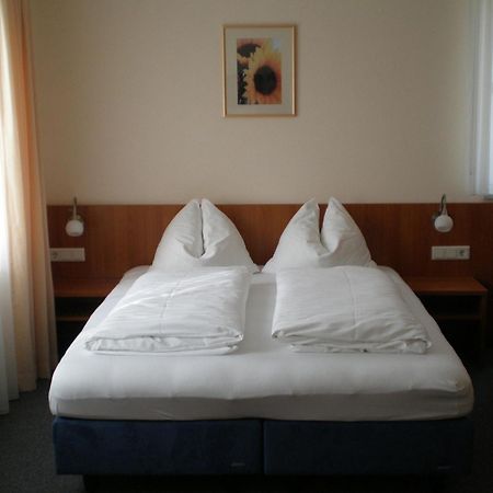 Gaestehaus Zur Kurve Zirndorf Extérieur photo