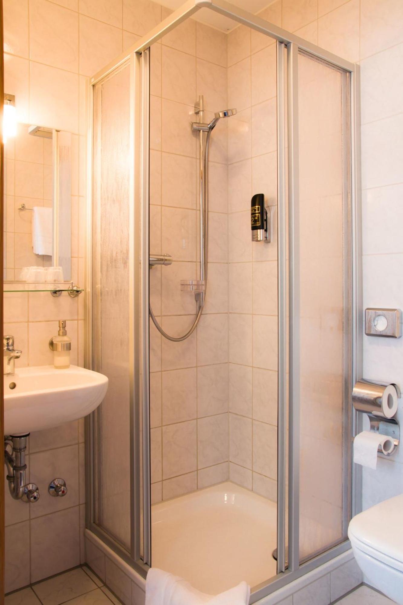 Gaestehaus Zur Kurve Zirndorf Chambre photo