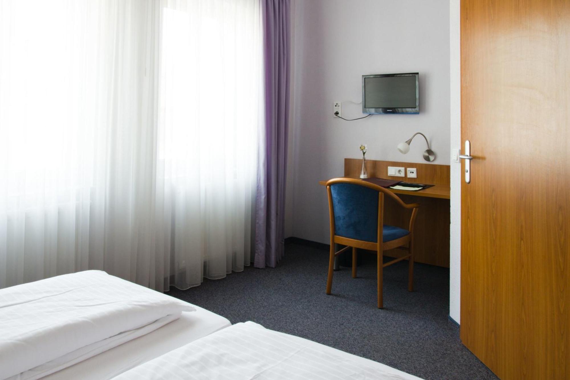 Gaestehaus Zur Kurve Zirndorf Chambre photo