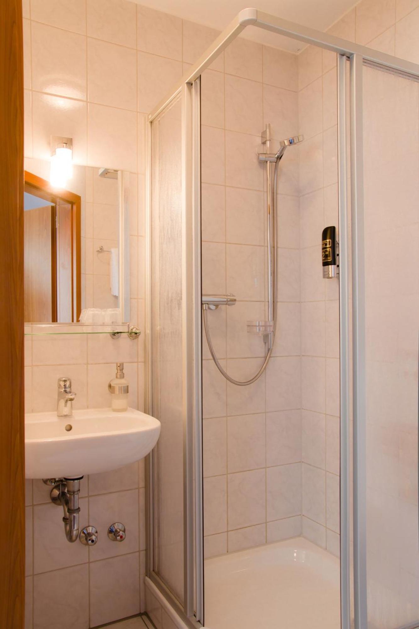Gaestehaus Zur Kurve Zirndorf Chambre photo
