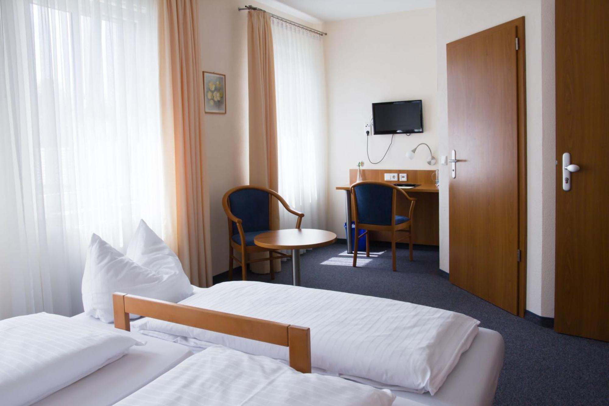 Gaestehaus Zur Kurve Zirndorf Chambre photo