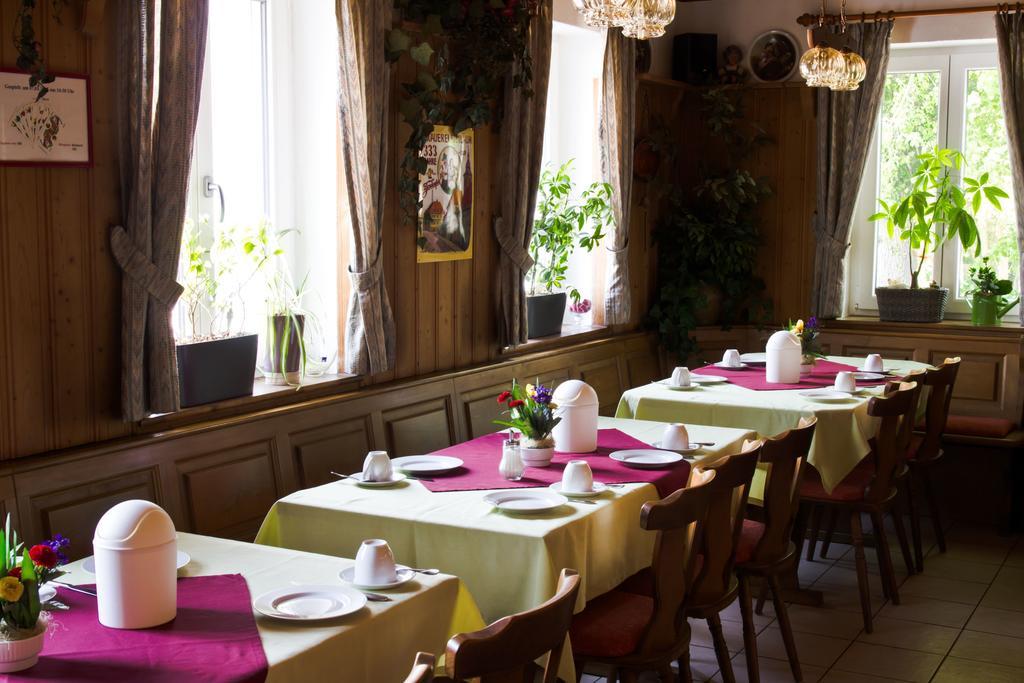 Gaestehaus Zur Kurve Zirndorf Extérieur photo