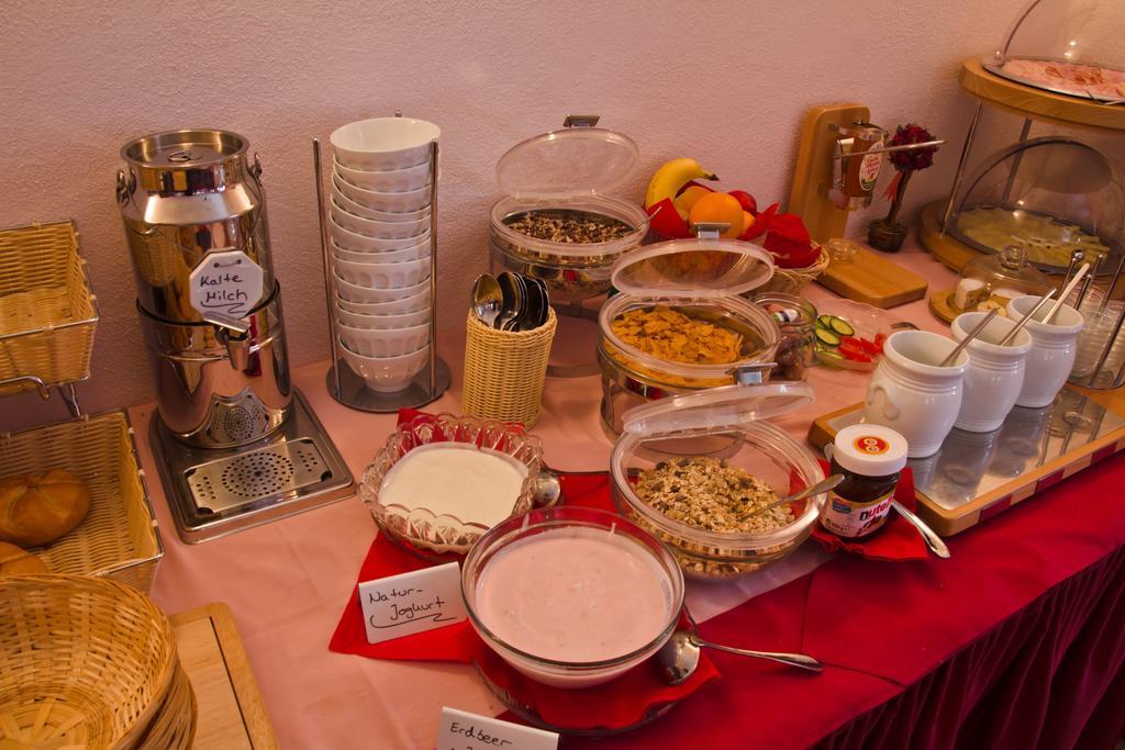 Gaestehaus Zur Kurve Zirndorf Extérieur photo