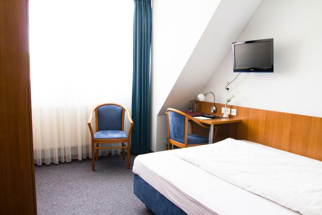 Gaestehaus Zur Kurve Zirndorf Extérieur photo